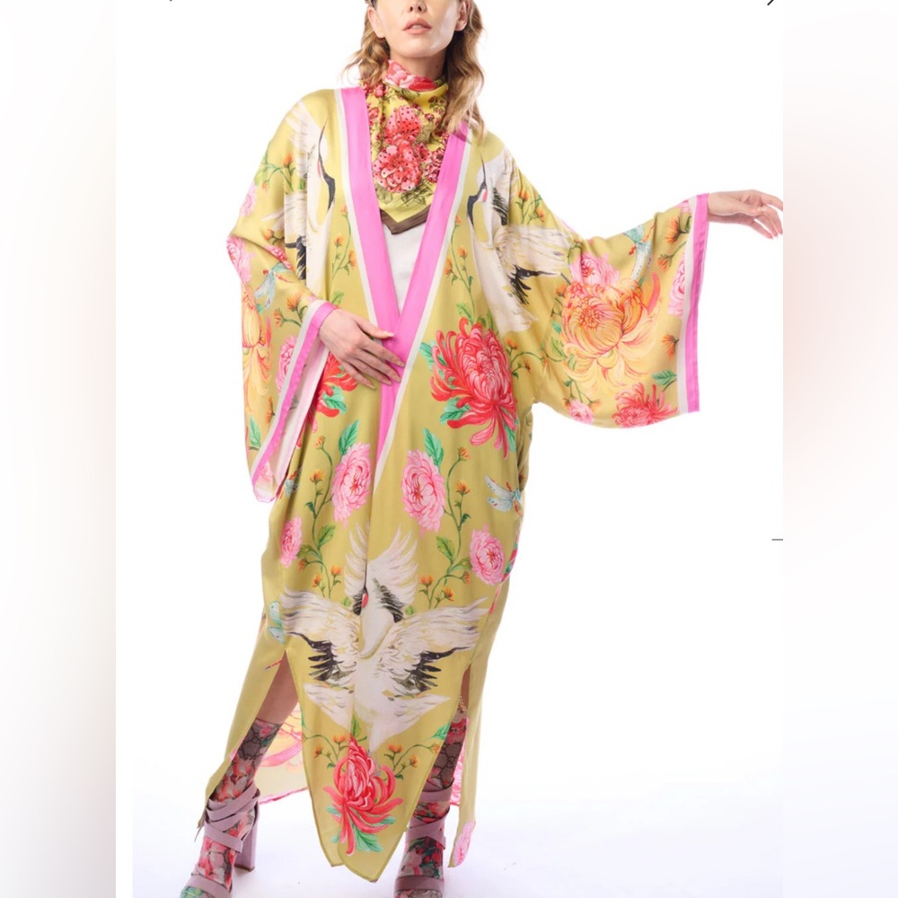 NWT ARATTA THE LEGEND OF THE CRANE MAXI KIMONO O/S
